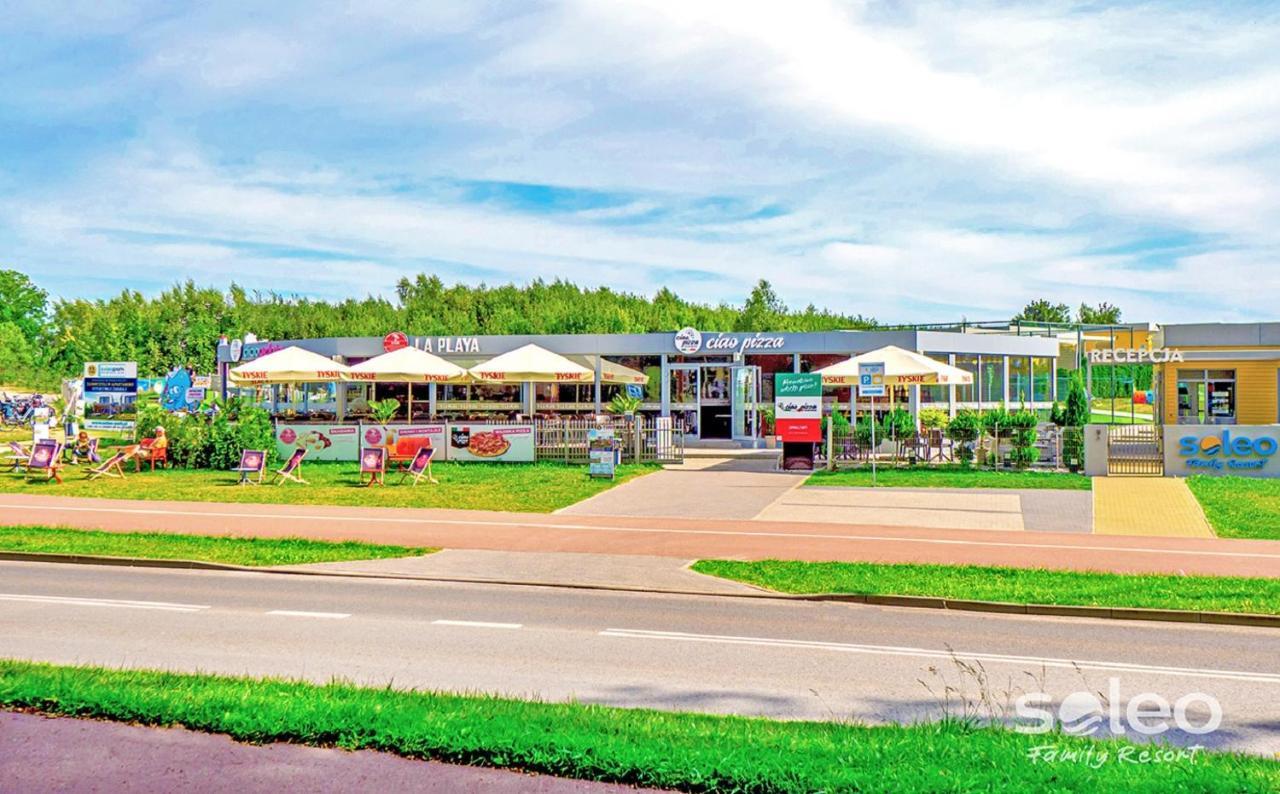 Soleo Family Resort - Domki 3 Min Od Morza - 3 Baseny, 4 Jacuzzi, Sauna, Animacje, Malpi Gaj, 3 Sale Zabaw, 4 Place Zabaw, 2 Restauracje Rewal Kültér fotó